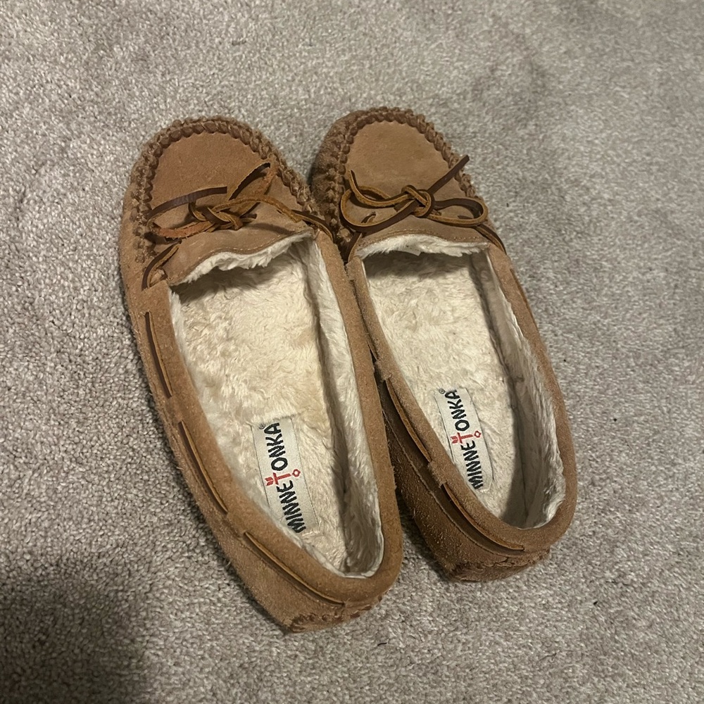 Minnetonka Women's Brown Moccasins